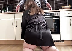 Mother-in-law deepthroat and cum on charming booty