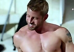 Chịch TÔI đi, đừng chịch VỢ TÔI