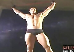 Look at these hot muscle guys!