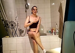 Drag queen Miaujackymiau gets off in style