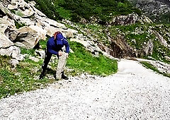 I throwing a 220 lbs stone