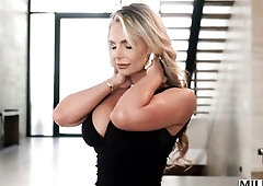 MILFY BBC-Longing Mob Wife Phoenix Gets What This babe Craves