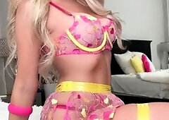I’m a sweet girl who loves sex looking for a guy who