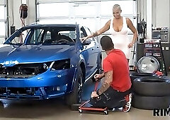 RIM4K. Slovakian MILF with short hair relaxes mechanic by asslicking