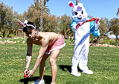 Muscular boy screams for more during Easter perversions in the sun