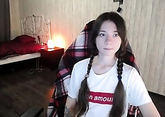 Hot amateur webcam teen masturbates for their fans