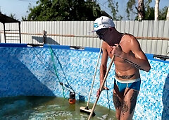 Manager Oliver plumbs the janitor Falcon right at the bottom of the pool with a ginormous prick -381