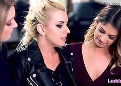 Threesome lesbian quivers as she climaxes