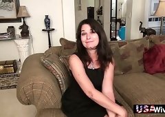 Lonely horny housewife Lori uses a sex toy for petting her hairy pussy