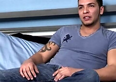 Solo: Elias Enters the Gay Scene