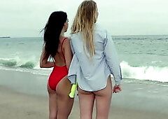 4th of july beach babes