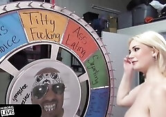 Siri’s Large Butt Claps As Dan Pounds Her Wet Snatch Hard!