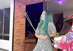 My ally Sussy and I received as a gift a '' Bang Machine '' and we decided to wager on the one I lost would have to use it at the 