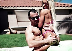 Fit Kitty Outdoor Sex