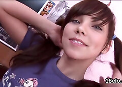 Fervid Sweetie Is Spreading Juicy Fuckbox In Closeup An