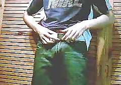 Solo jizzload in red shorts