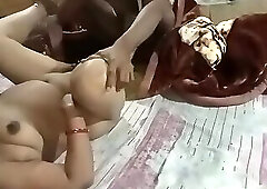 stepUncle ne aunty ki bur chat chat Pani Nikal diya fhir hardcore chudai Kiya aunty khus ho gai