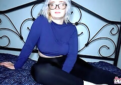 Curvy golden-haired coed Annie Archer widens wide for mad rimjob, thick cum oozing down her hips. Her large natural breasts cram close whilst this bab