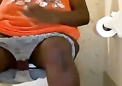 Femdom-Goddess Morning poop