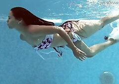 Andreina De Luxe - underwater Latin