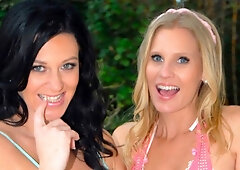 Hot lesbo licking with Brianna Ray and Licious Gia