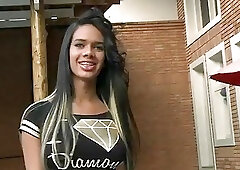 Curvy shemale Roberta Clowss analyzed