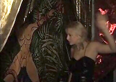 Aufnahmen aus dem SADOMASOCHISM Nachtclub Berlin sadomasochism hardcore hard sex brunette hair golden-haired mother i'd like to fuck climax hurts