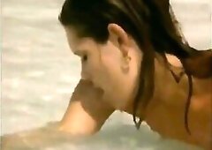Hot brunette hair with a marvelous figure masturbates her vagina on the beach and gets a excellent climax