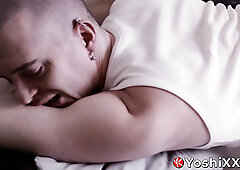 I have no idea how Axel Abysse can fit such a fat dildo from Yoshi Kawasaki