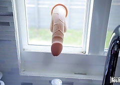 Good-looking teenage slut Vienna Rose likes intensive anal pound