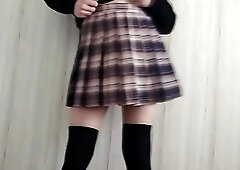 18 yo crossdresser does anal and cum without hands