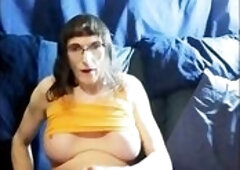 Shemale with huge dick penetrates guy in high definition scenes