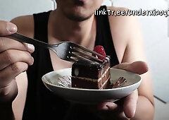 Chinese B-day Man's Sensational Cake Topping!