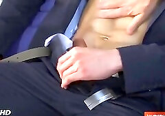 Came to Sign a Contract Serviced his Huge Dick in Spite