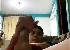 Mexicano rico se masturba en su sillon