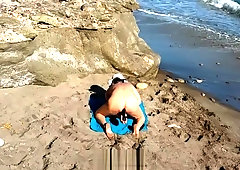 Exploring the coast - Lapjaz.com