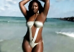 Big Booty Black Babe Aryana Starr Fucks on South Beach