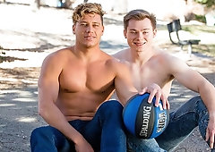 Fast-paced anal video starring hot dudes with hard cocks