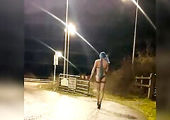 Blue hawt Gurl flashing