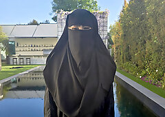 Sasha Pearl loves belly dancing and cock riding as well