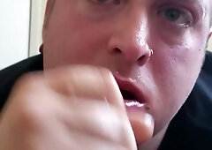 Suckin Dl Gay-For-Pay Guy in his fresh Bedroom