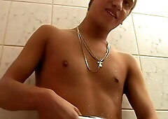 teensandtwinks: Draining My Desire In The Shower