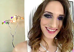 transgender princess Kelly Klaymour receive a messy oral pleasure while assfingered