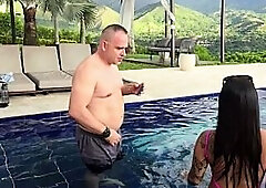 Salome Gil ends up having sex in the pool with a renowned Spanish professional photographer, XAVIphoto