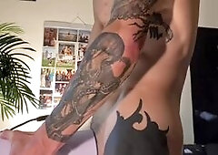 Fit and tatted man Hoss Kado Elevates his Solo Blow Game With Autoblow Ultra. Watch the side profile of this man getting to enjoy a shattering full re