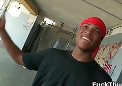Cool thug hunting for blowjob outdoors
