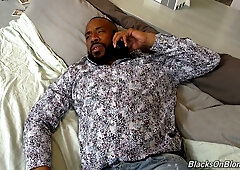 Luna Legend tattoos and deepthroats a big cock in an amateur interracial scene