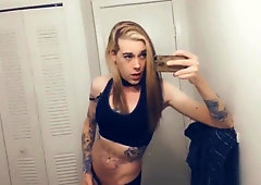 Mind-Blowing TRANSSEXUAL luvs providing a disrobe taunt and fapping herself