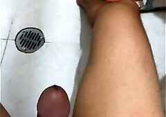 Small dick Riel wanks in bathroom