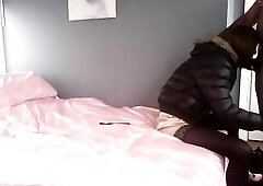 jess silk sucking a large ebony knob